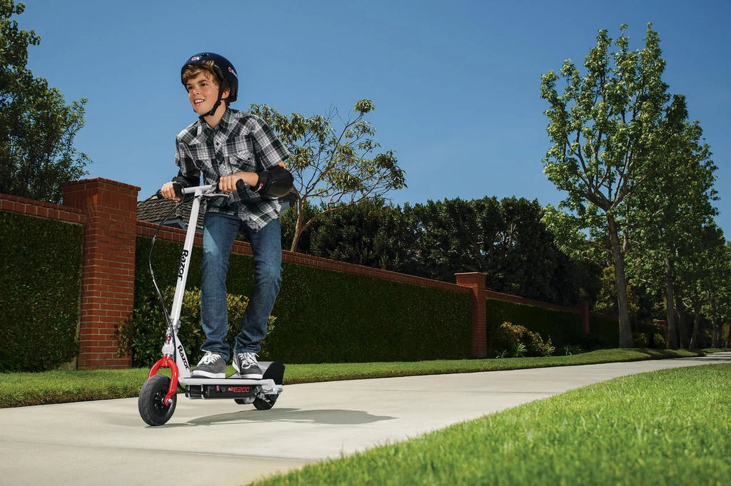 White Electric Scooter R1283