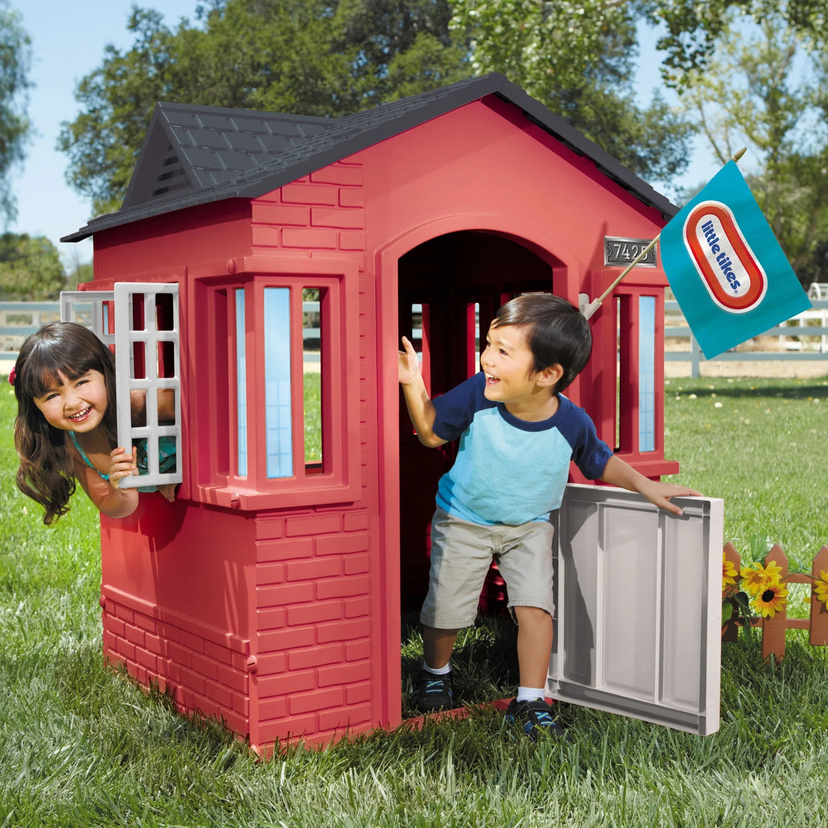Red Playhouse V5187
