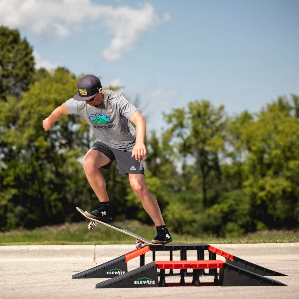 Mini Skateboard Ramp Set with Slopes U936