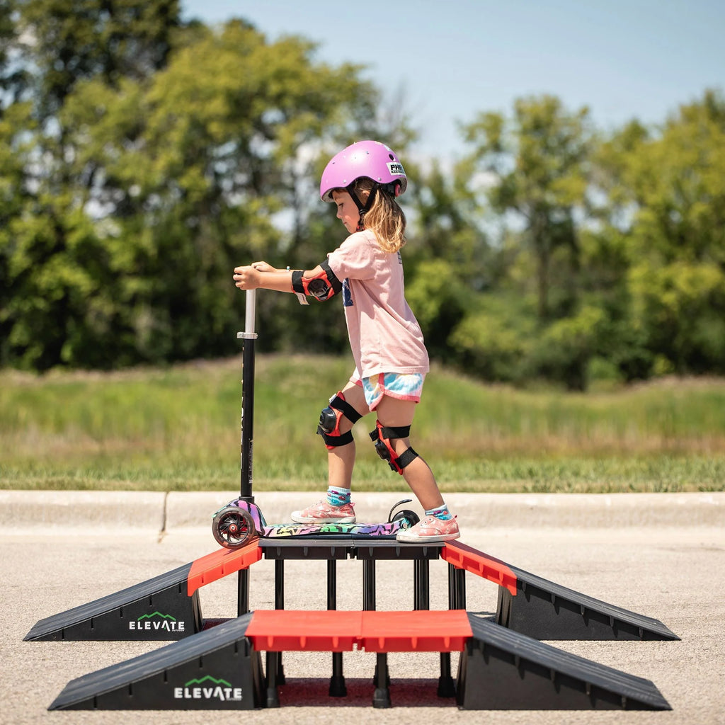 Mini Skateboard Ramp Set with Slopes U936